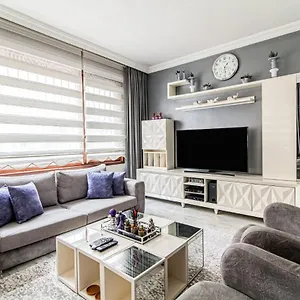 Cozy Flat Near Various Popular Attractions In Moda Istanbul